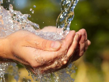 chorro_agua_manos